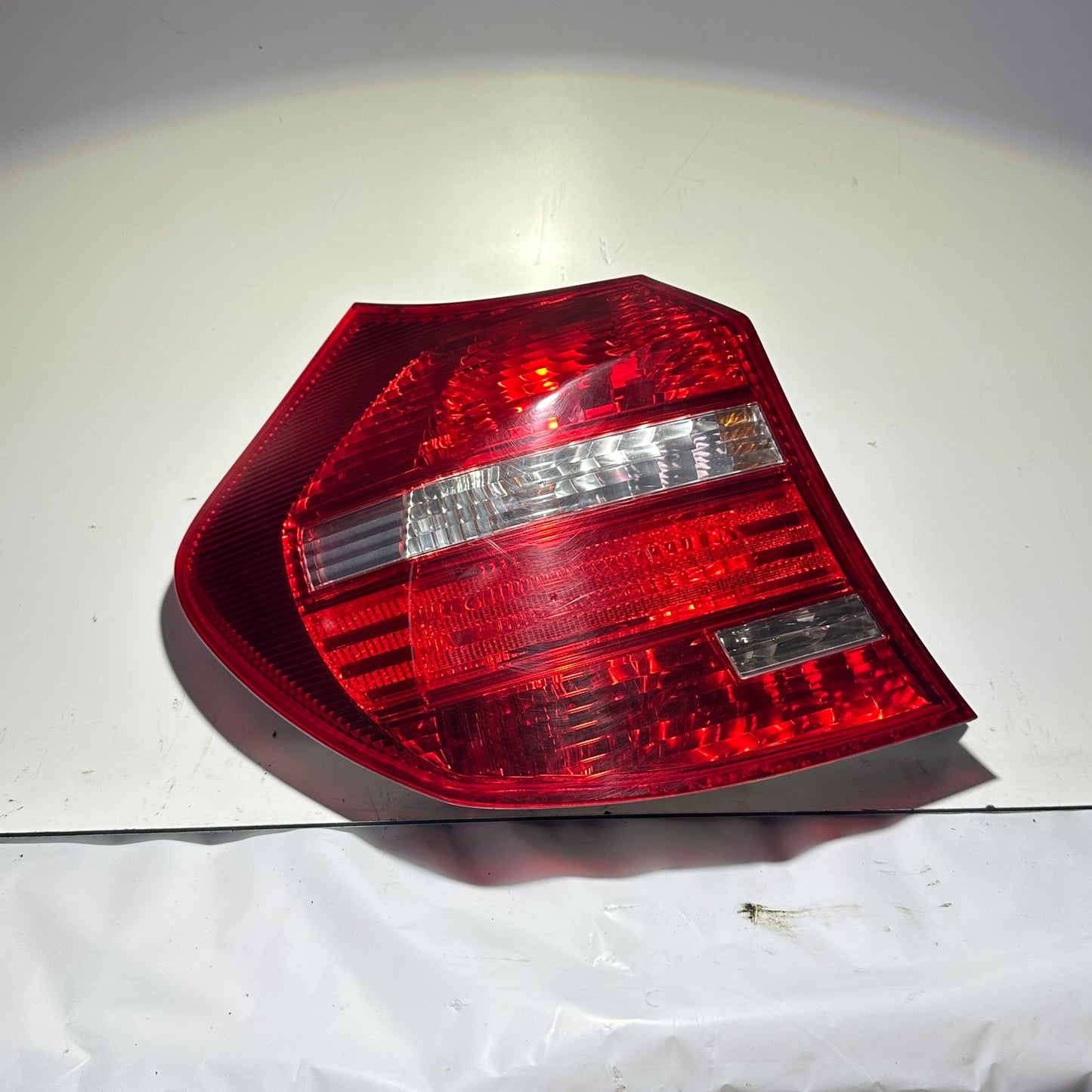 BMW 1er E81/E87 Rückleuchte links 7164955
