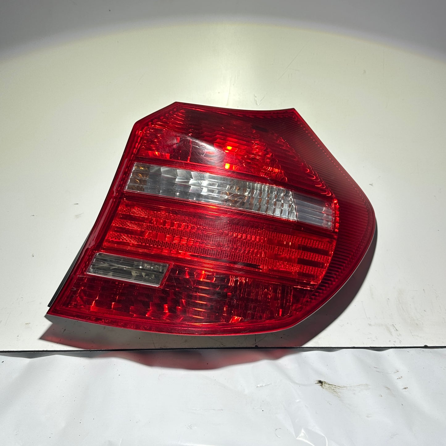 BMW 1er E81/E87 Rückleuchte rechts 63217164956