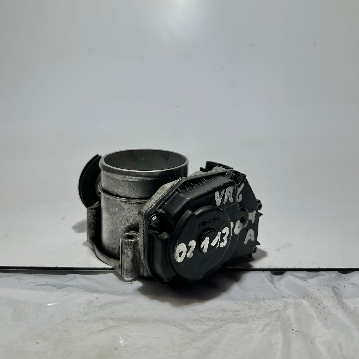 VW Drosselklappe 021133064A