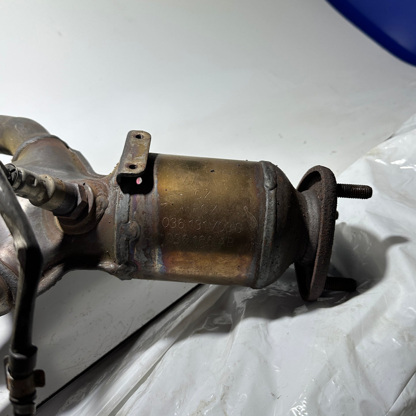 VW Skoda Seat Krümmer-Kat ohne Lambdasonde Original 036131703G