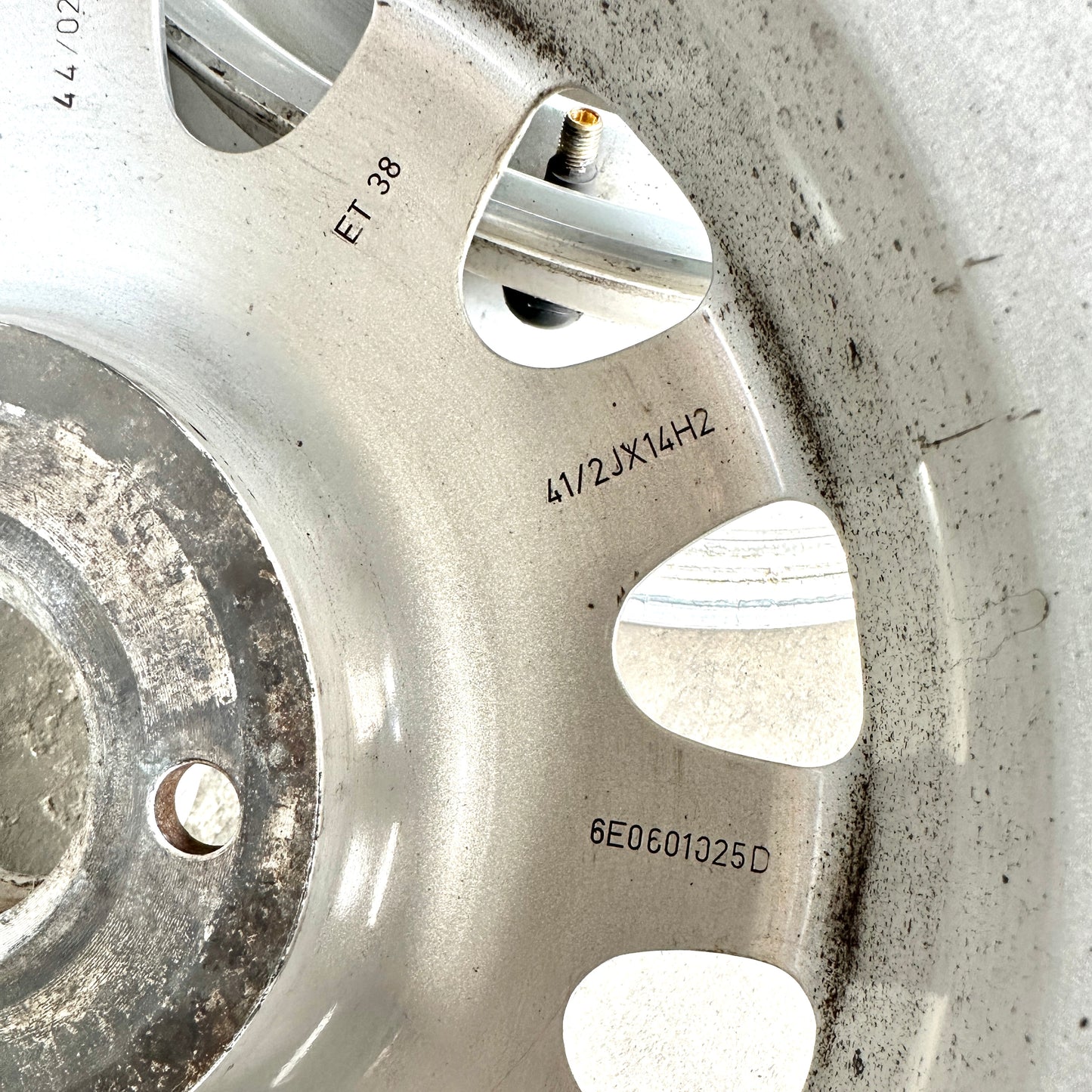 VW Lupo 4-Felgen 41/2JX14H2 ET38 6E0601025D