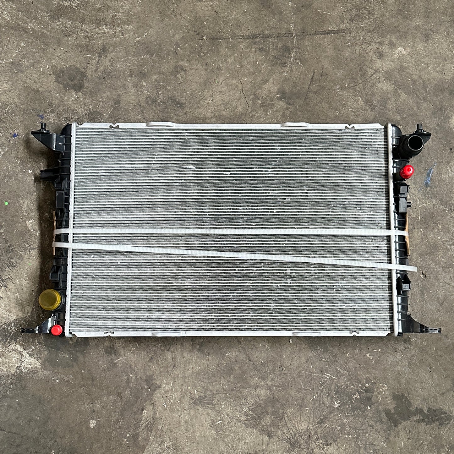 Cupra VW Audi A8 D4 Kühler Motorkühler 70823561 NEU!