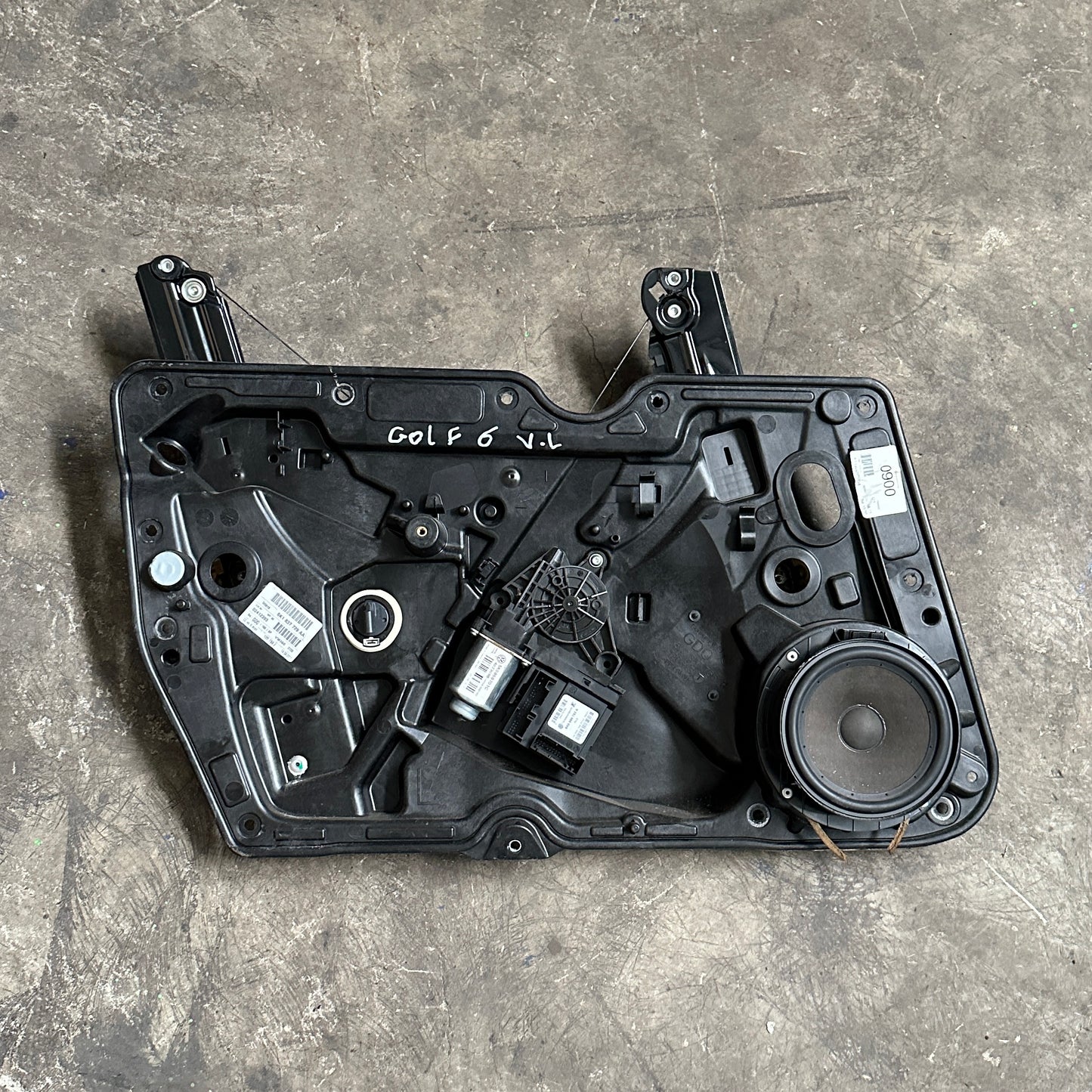 VW Fensterheber mit Motor und Lautsprecher vorne links 5K0 837 461 B