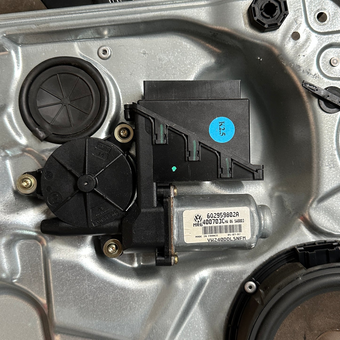 VW Polo Fensterheber mit Motor und Lautsprecher vorne links 6Q4837461J