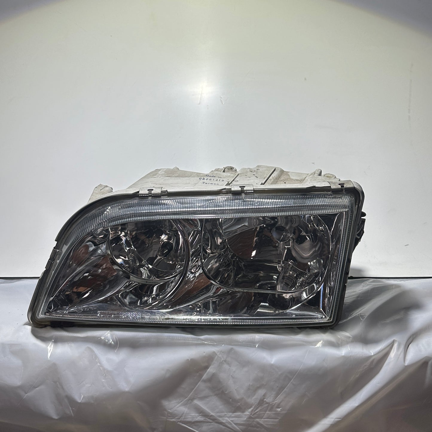 Volvo V40 S40 I Scheinwerfer links 30 899 682