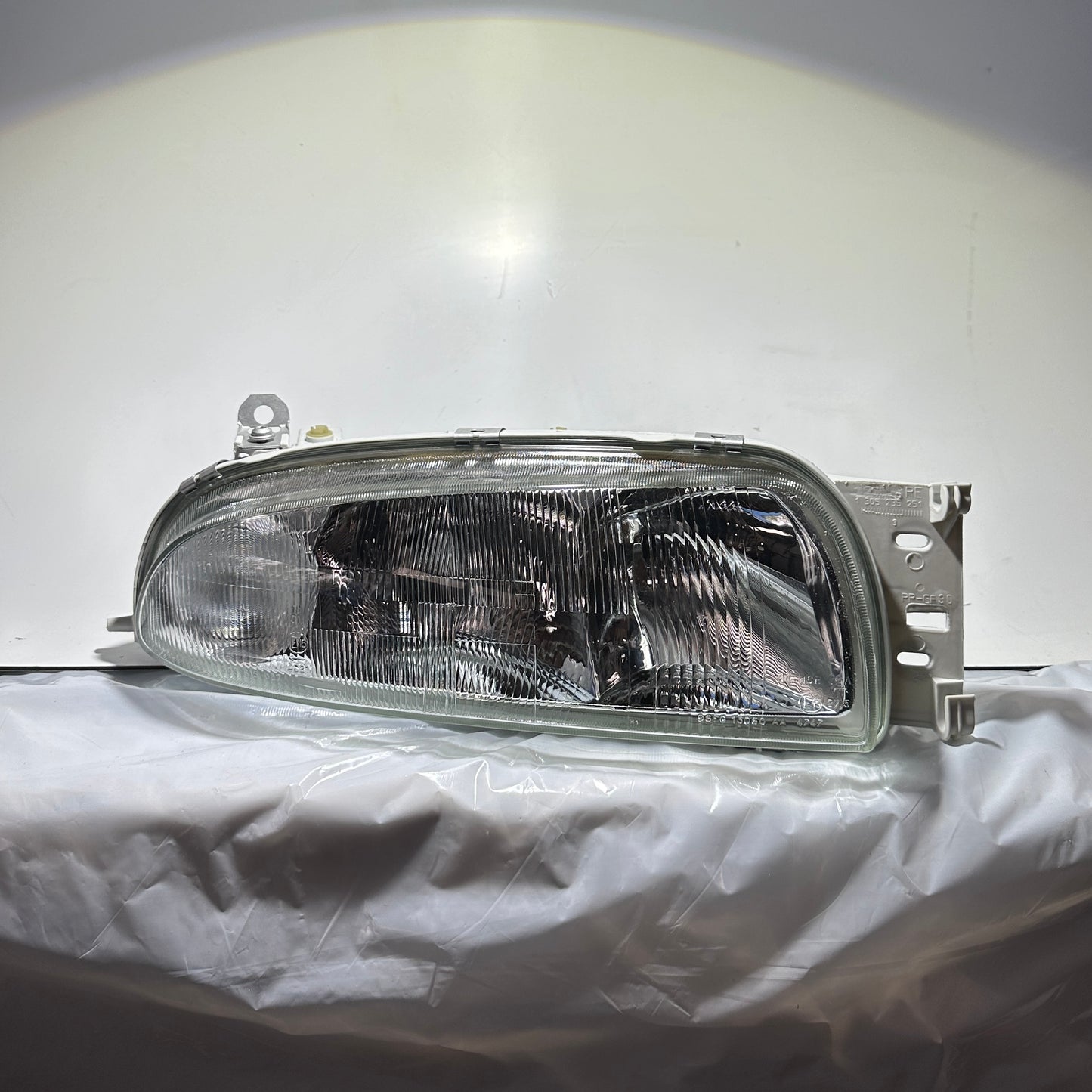 Ford Mazda Scheinwerfer rechts 1042630 NEUTEIL!