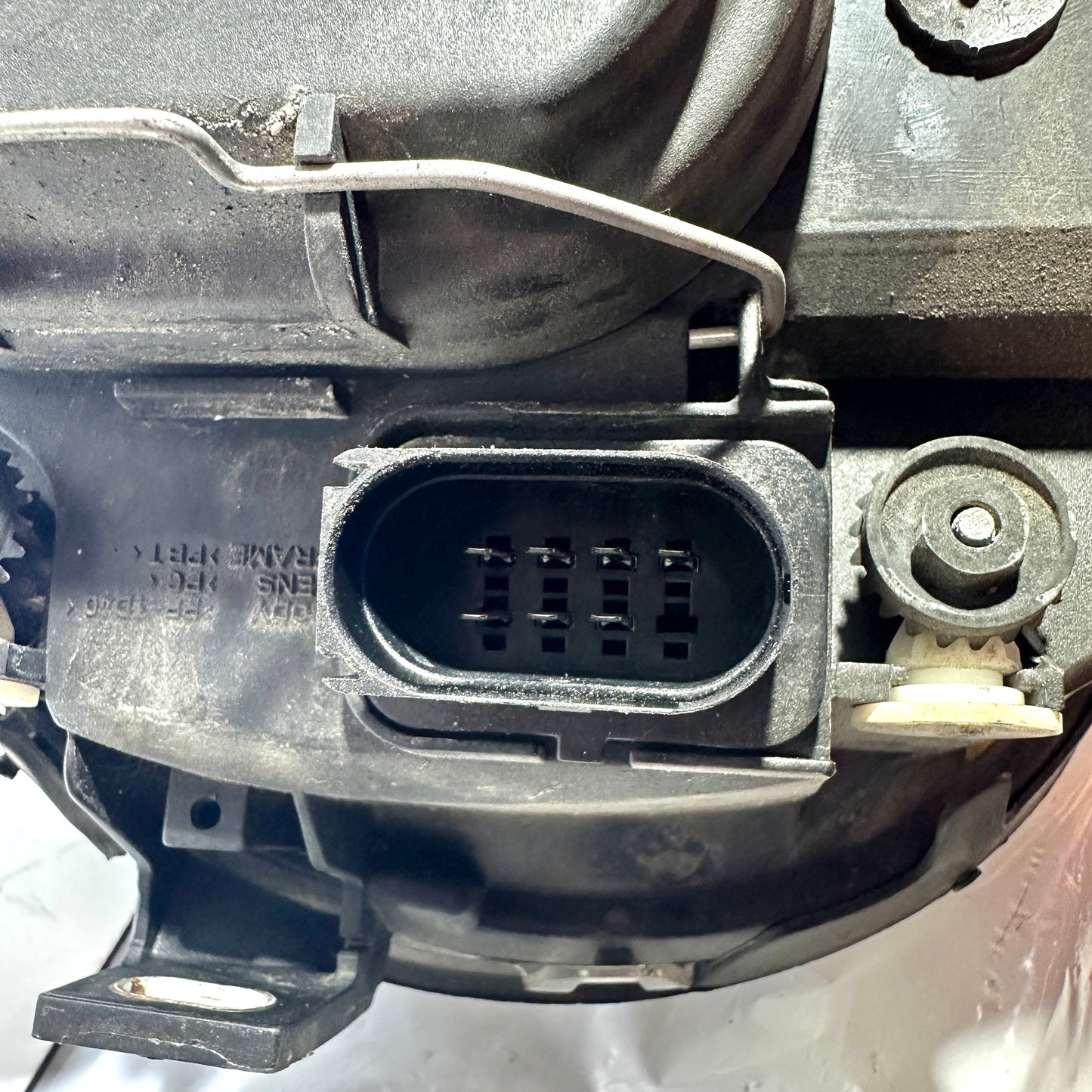 VW Lupo Scheinwerfer rechts 0301194302