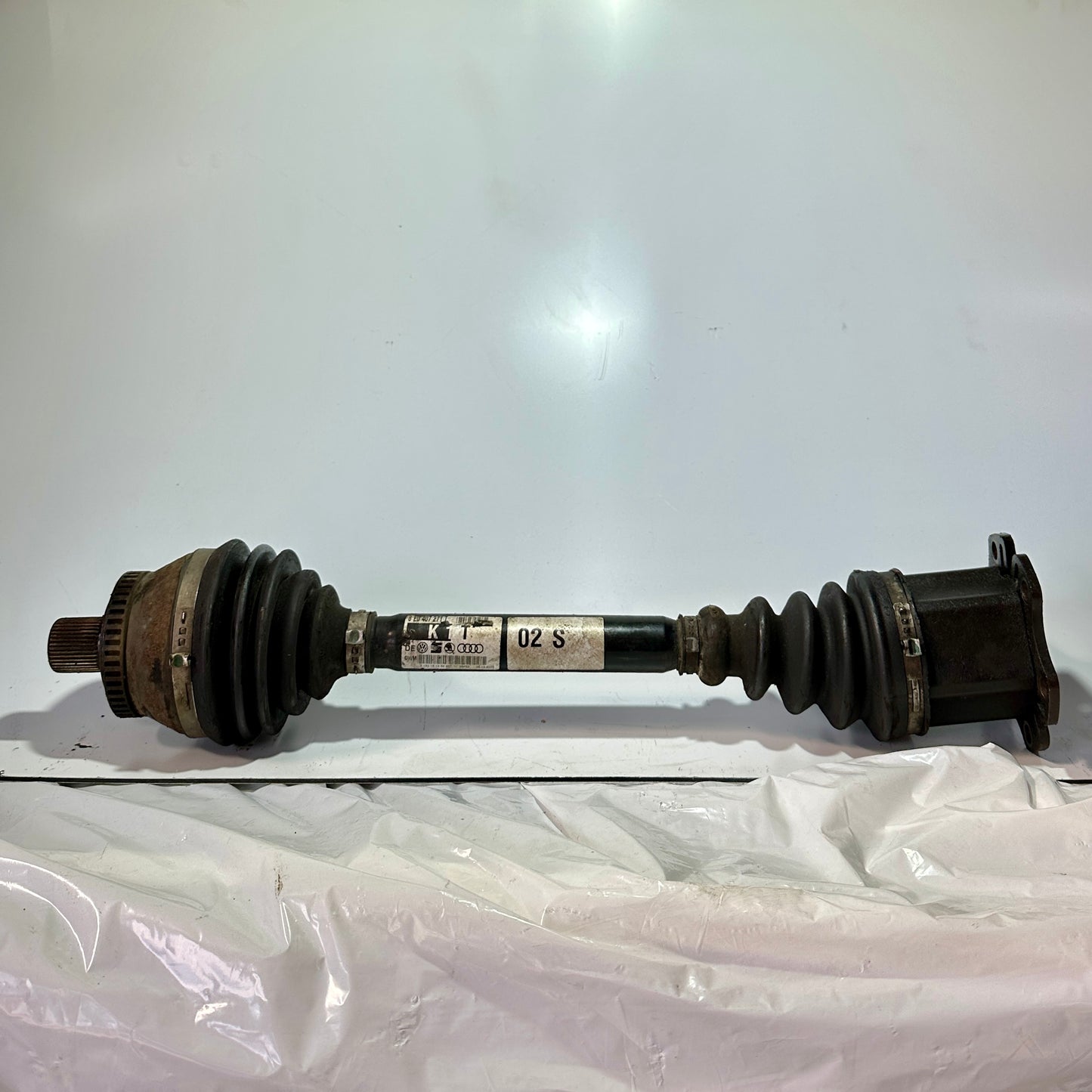 Audi Seat Antriebswelle 8E0407271T