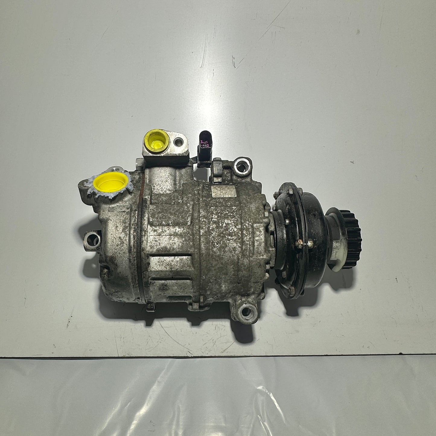 VW T5 Touareg Phaeton Klimakompressor Klimaanlage original 7H0820805H