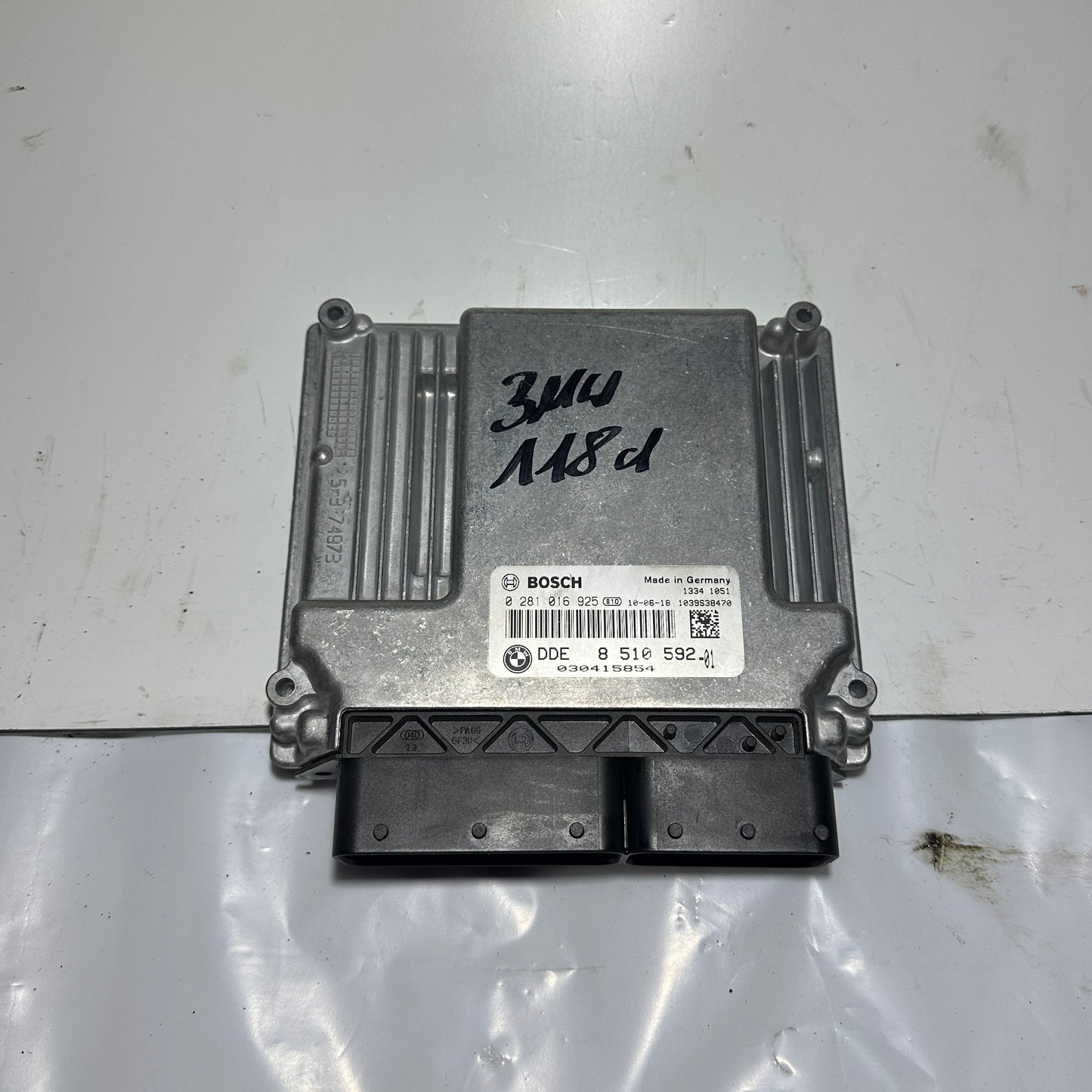 BMW 1er E81/E87 118d Motorsteuergerät original 0281016925