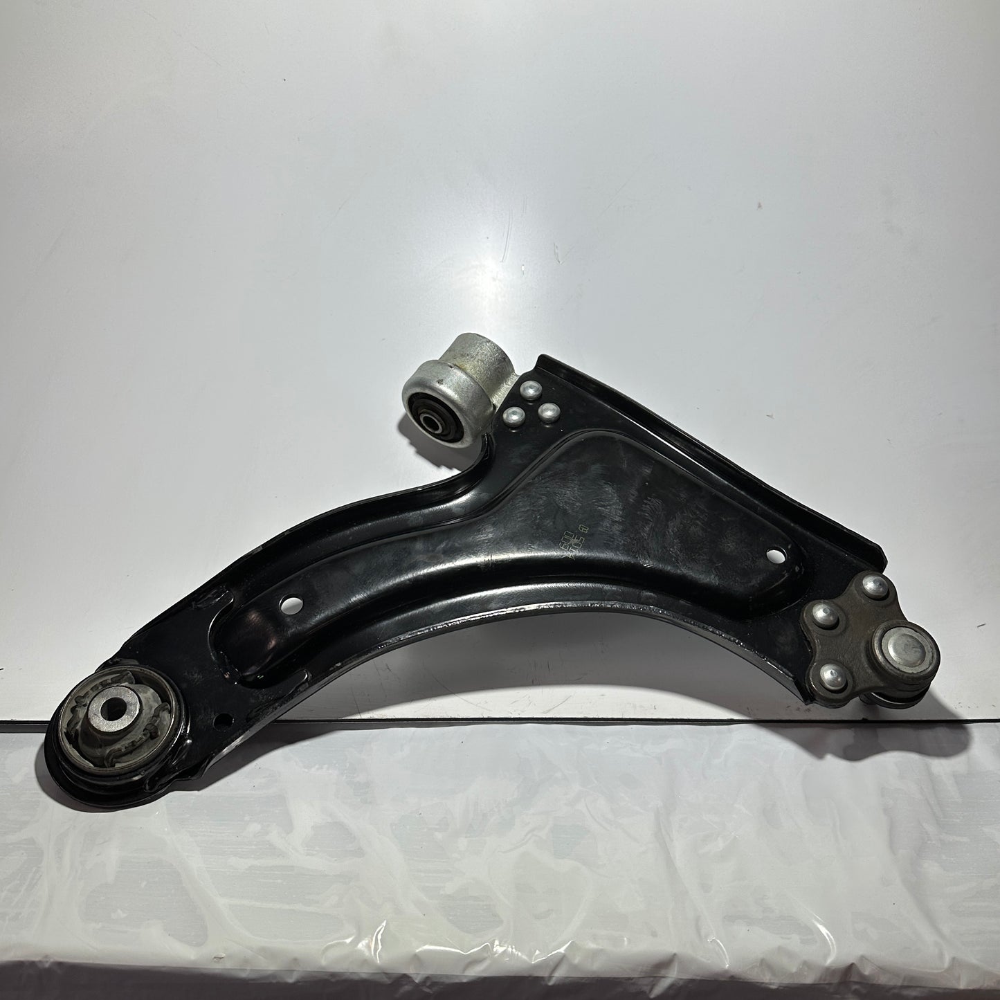 Opel Corsa C Querlenker vorne links 13140039 NEU!