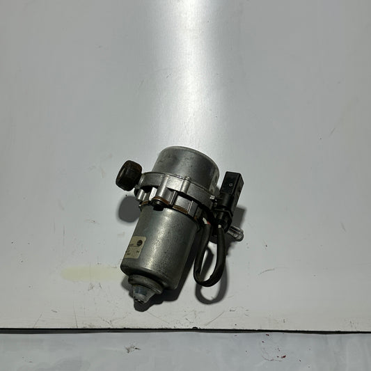 Audi VW Porsche Skoda Unterdruckpumpe, Bremsanlage 8E0927317