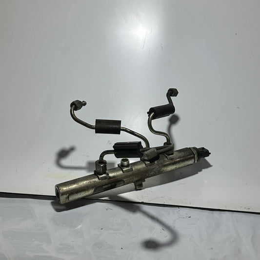 Opel Saab Verteilerrohr Kraftstoffverteiler 0445214199