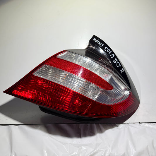 Mercedes Benz C-Klasse CL203 Rückleuchte rechts A2038202664