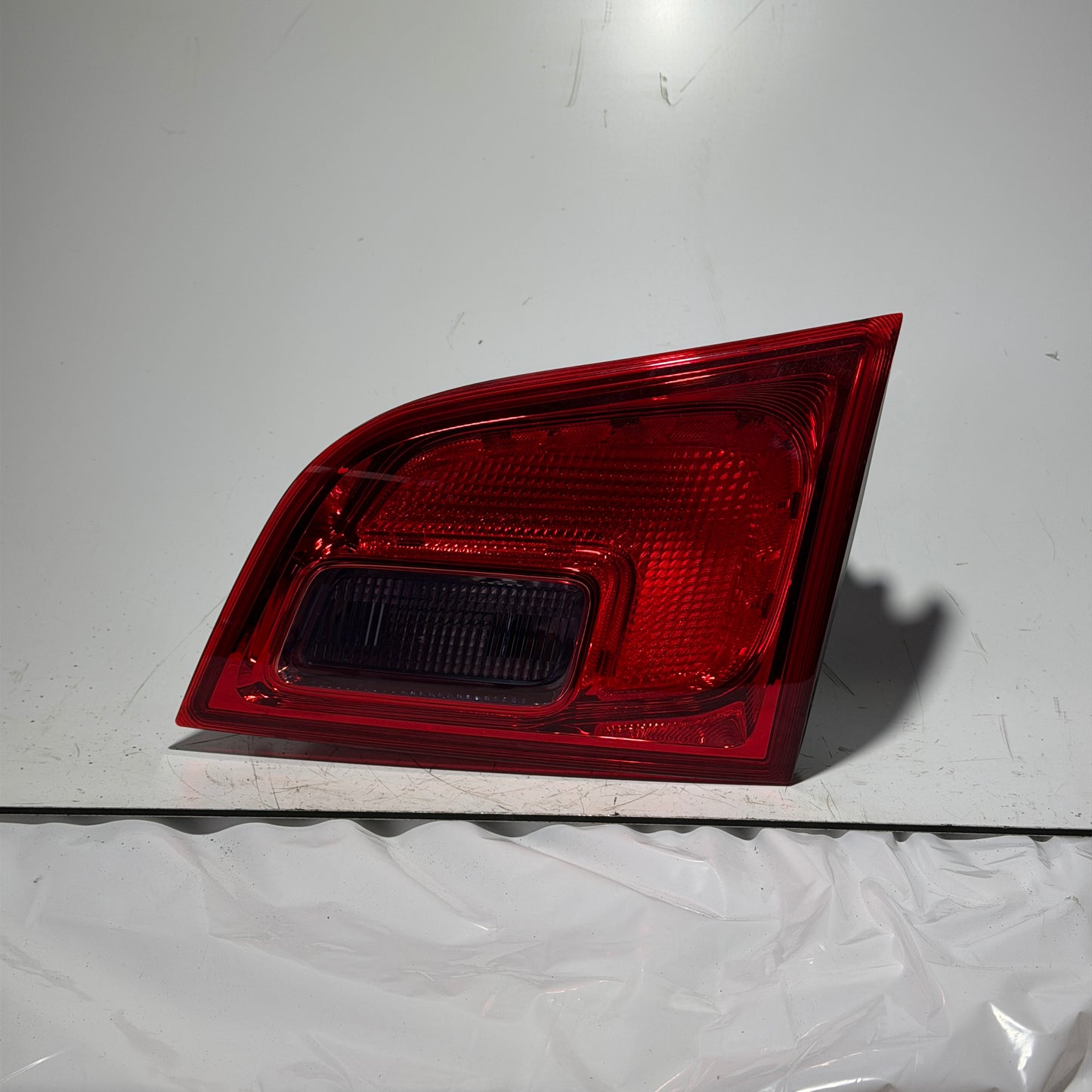 Opel Astra J Sports Tourer Heckleuchte rechts 13282247