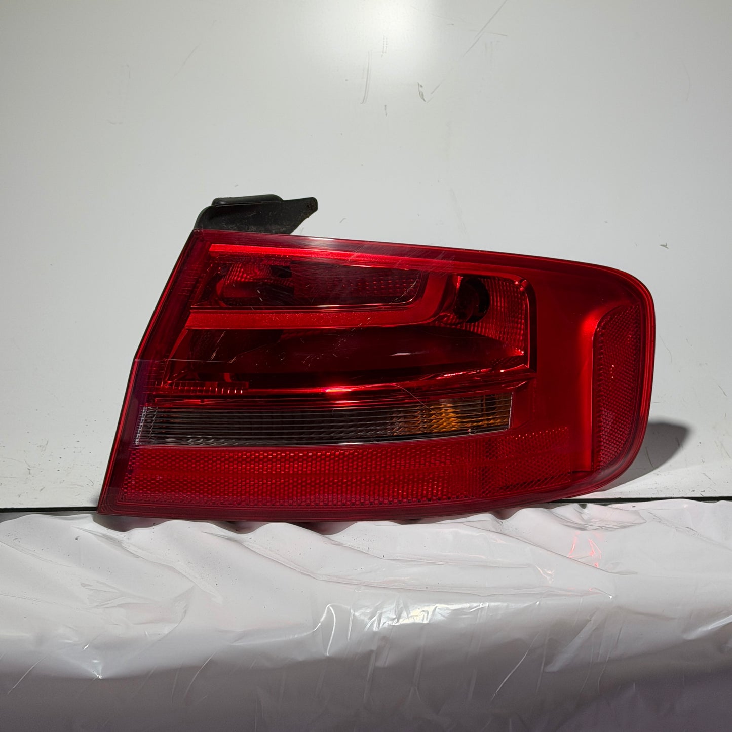 Audi A4 B8 Rückleuchte rechts 8K5 945 096 AA